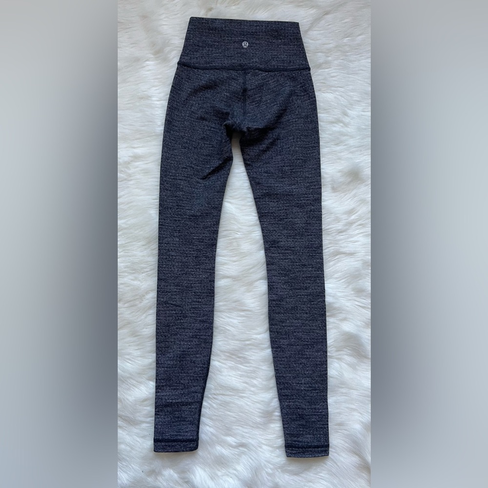 ‼️SOLD‼️Lululemon High Rise Leggings 28" Gray
Grey Thick Textured
Knit sz 2 - Picture 5 of 11
